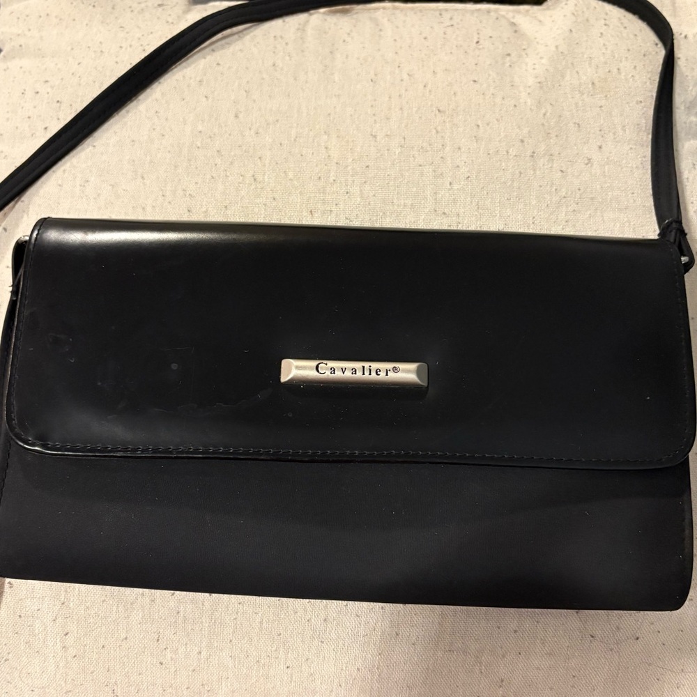 Cavalier Black Clutch/Crossbody Purse with removable strap